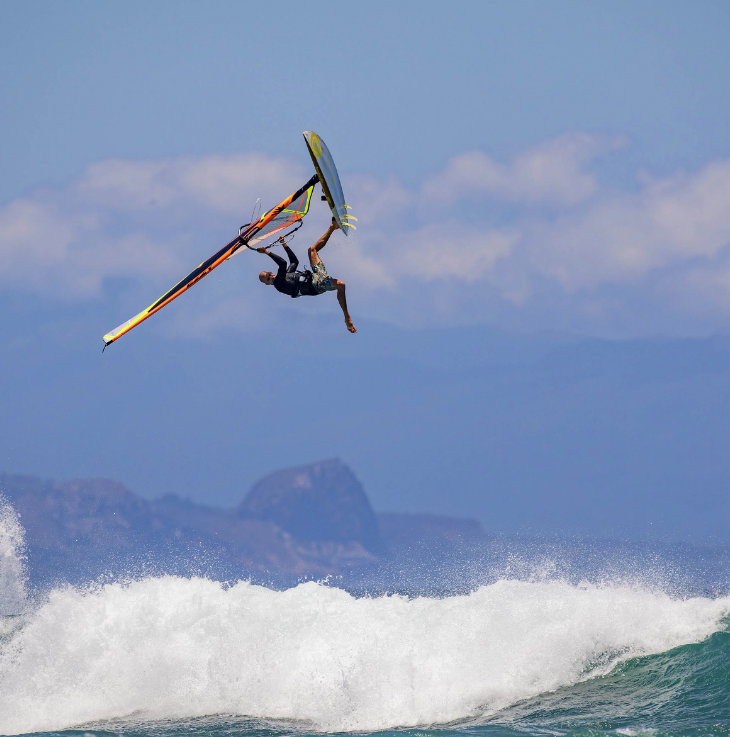 Ezzy Taka Windsurf Sail 23/24 jump