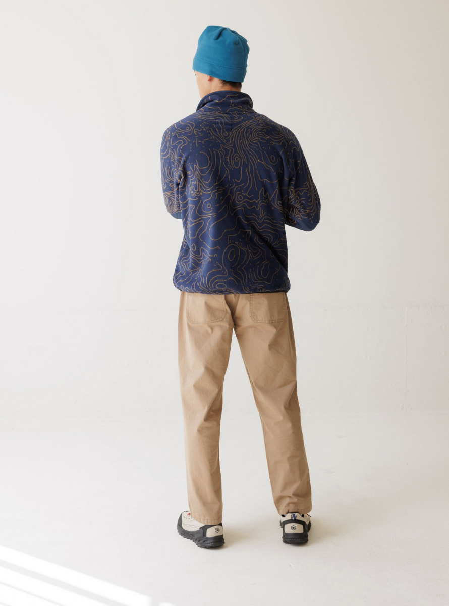 Kavu Teannaway Fleece (Blue Water Topo) - Wetndry Boardsports - Model