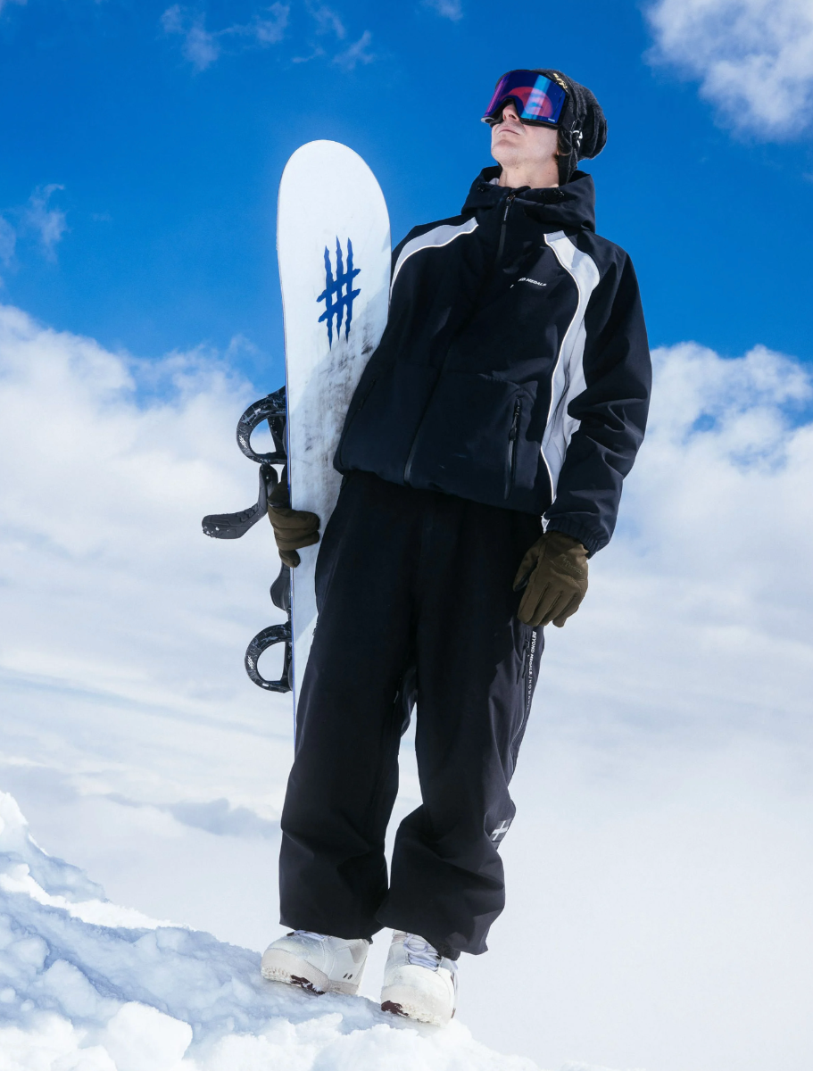 Beyond Medals Softshell Ski/Snowboard Jacket Unisex (Black) - model