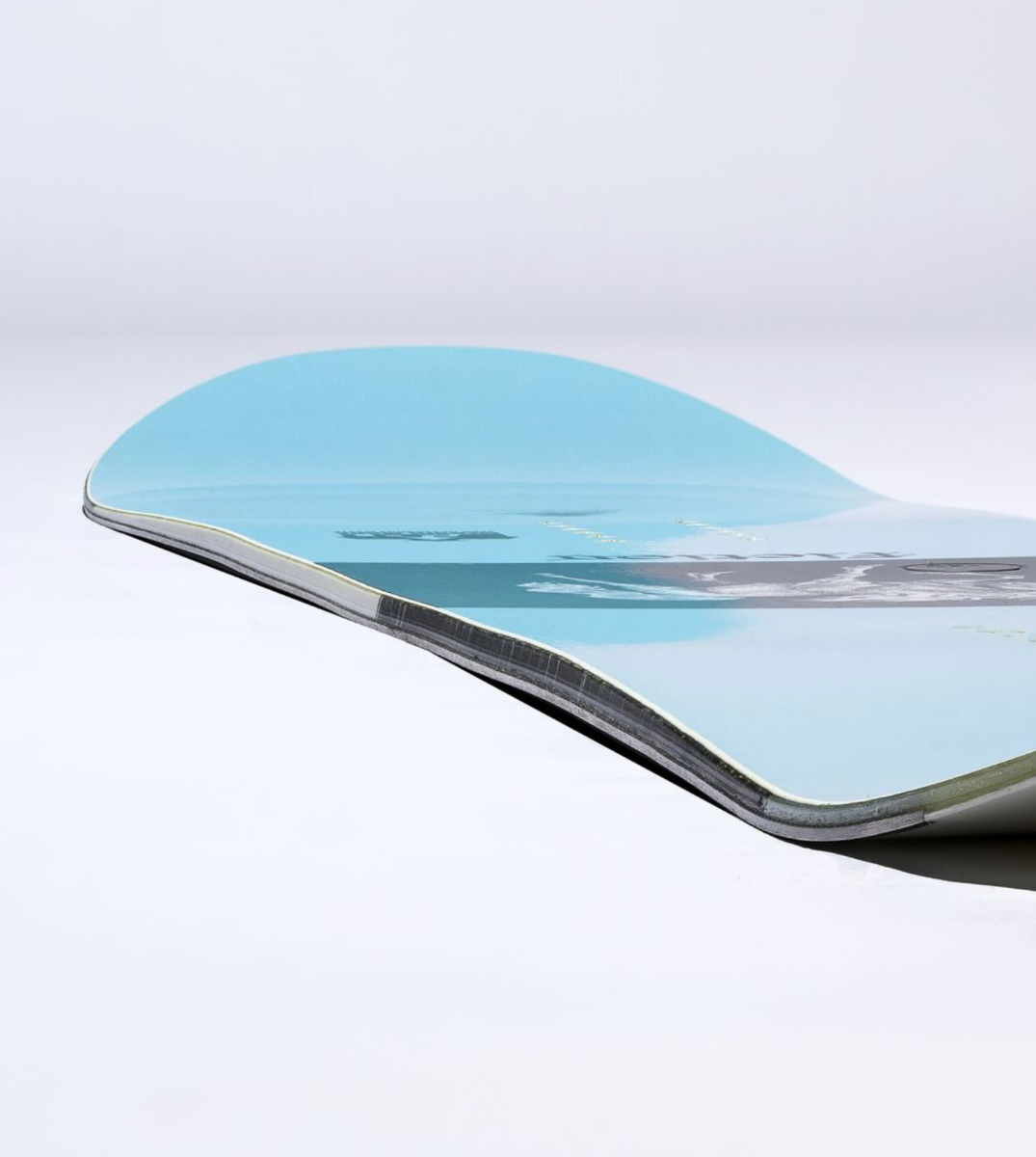 GNU Fiction Womens Snowboard 2026 - Wetndry Boardsports - Magnetraction