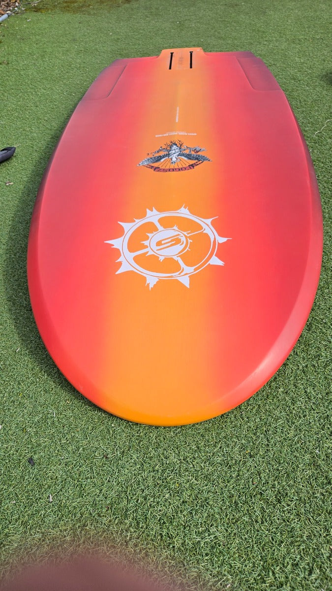 SLINGSHOT WIZARD 130L (Second hand/ used ) with board bag included hull
