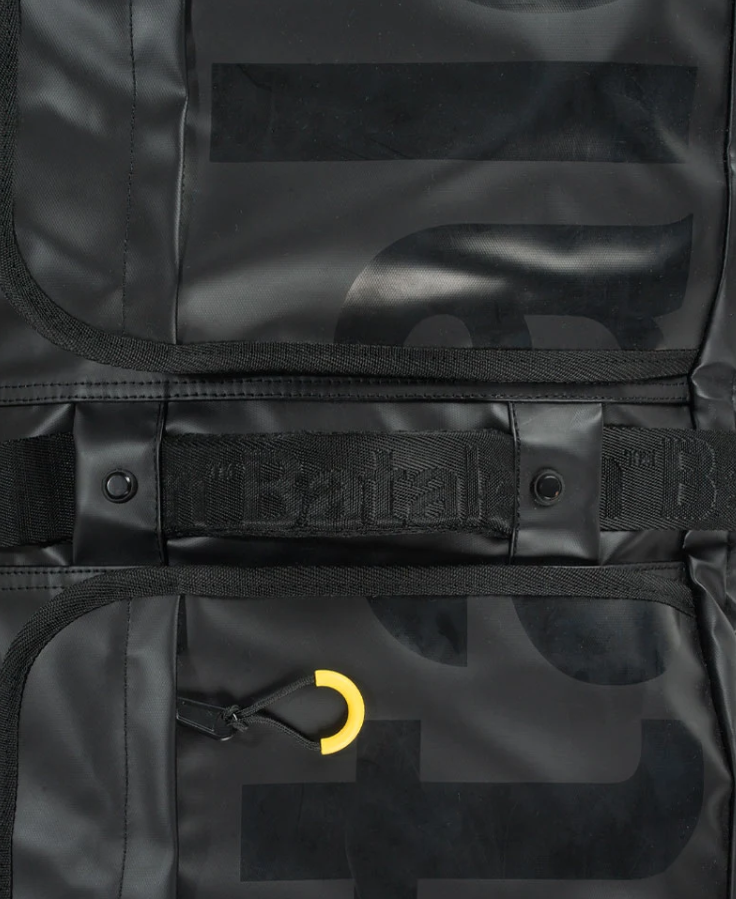 Bataleon Rollaway Snowboard Travel Bag (Black) - Wetndry Boardsports - close up