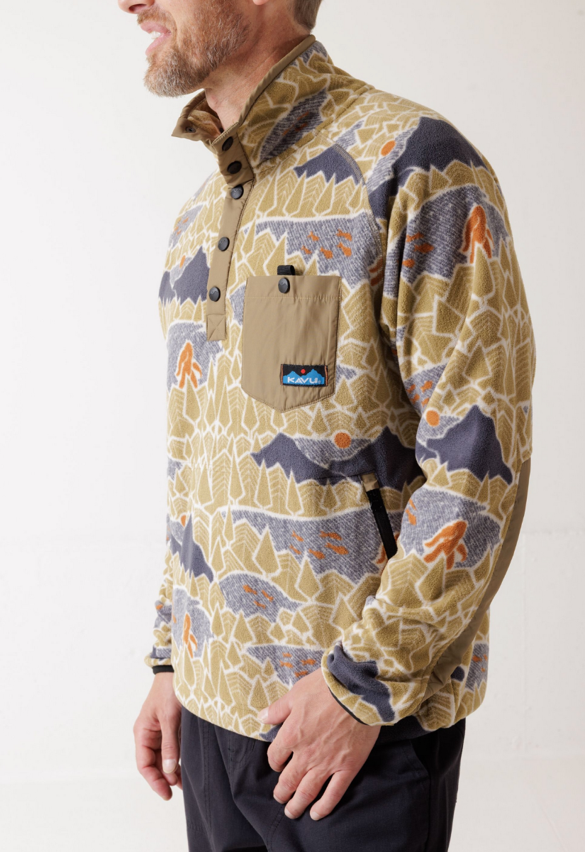 Kavu Teannaway Fleece (Sasquatch Sighting) - Wetndry Boardsports - model